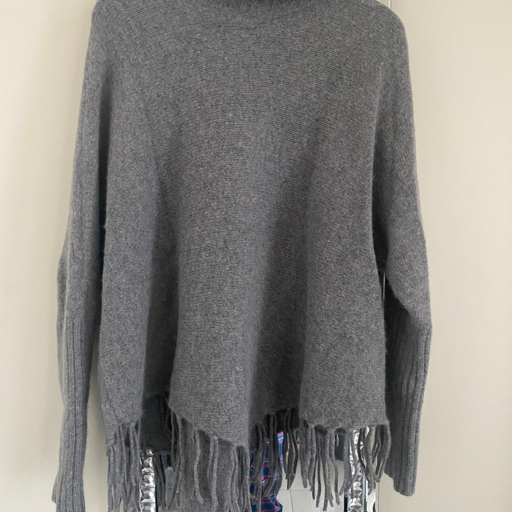 Beautiful rare found turtleneck size xl lambswool 70% and Angora